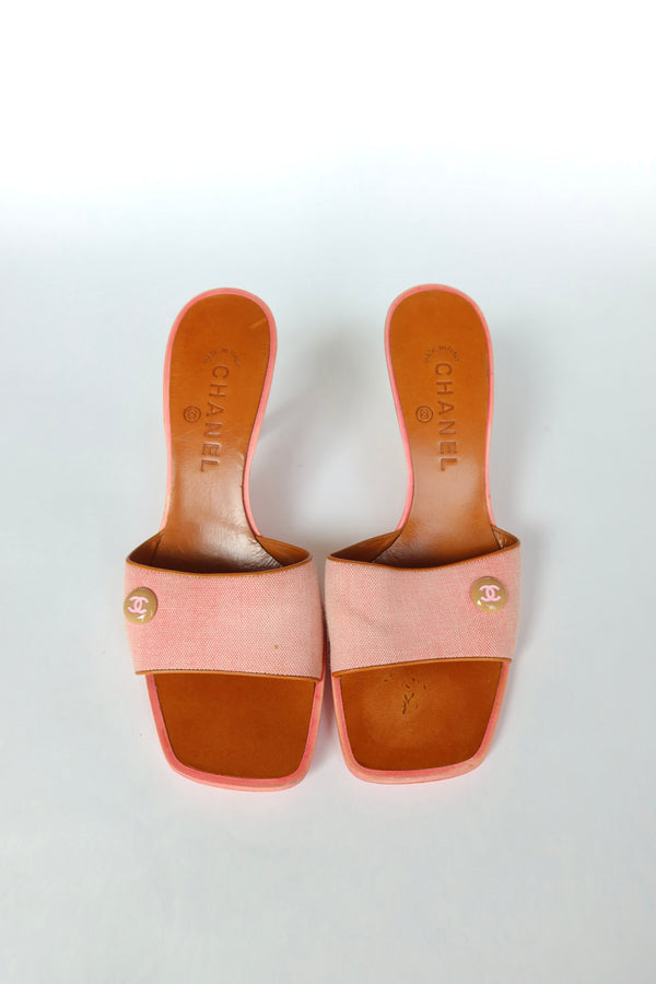 Chanel — Vintage Pink Canvas CC Button Mule Heel